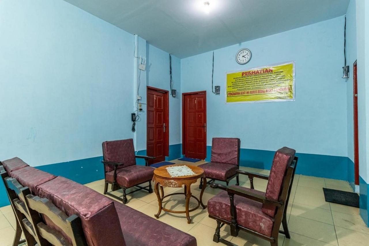 RedDoorz Syariah @ Jalan Setiabudi Medan 3 Bagian luar foto