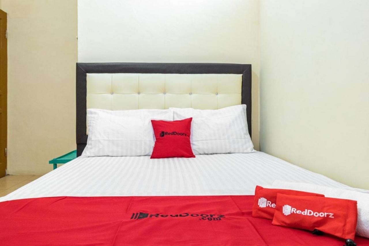 RedDoorz Syariah @ Jalan Setiabudi Medan 3 Bagian luar foto